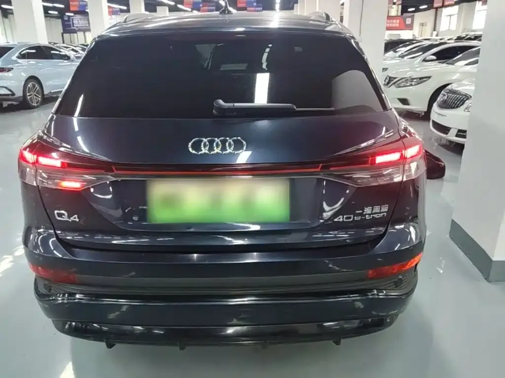 Audi Q4 e-tron — фото 4