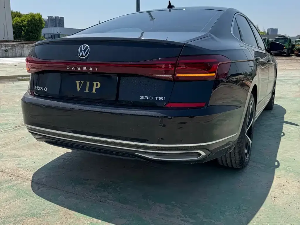 Volkswagen Passat — фото 6