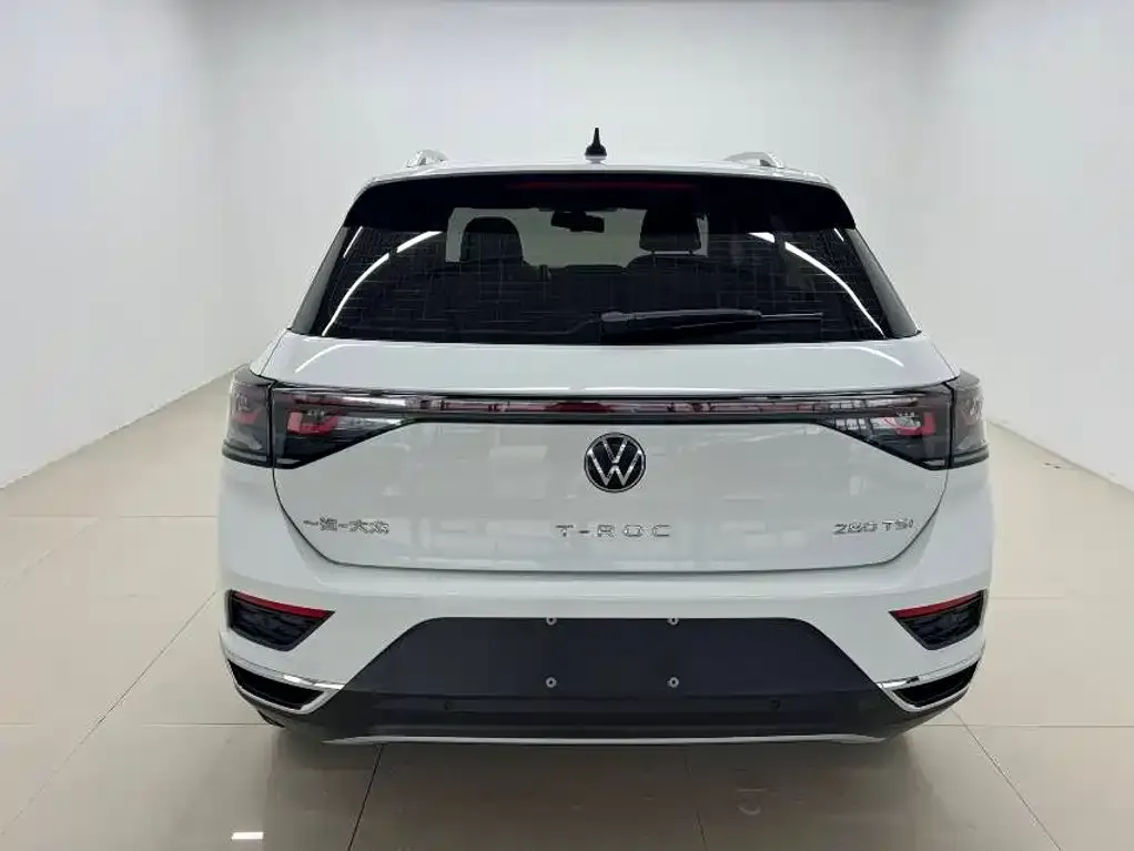 Volkswagen T-Roc — фото 7