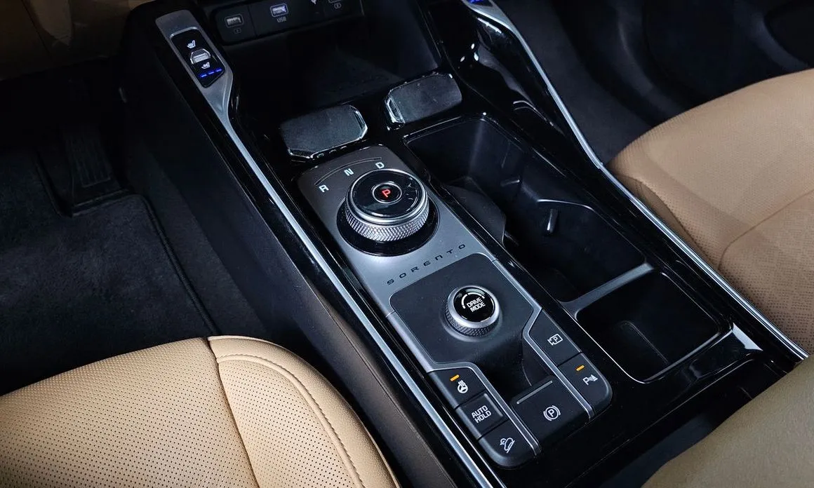 Kia Sorento — фото 5