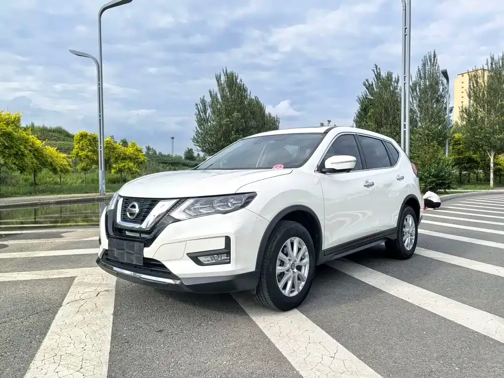 Nissan X-Trail — фото 1
