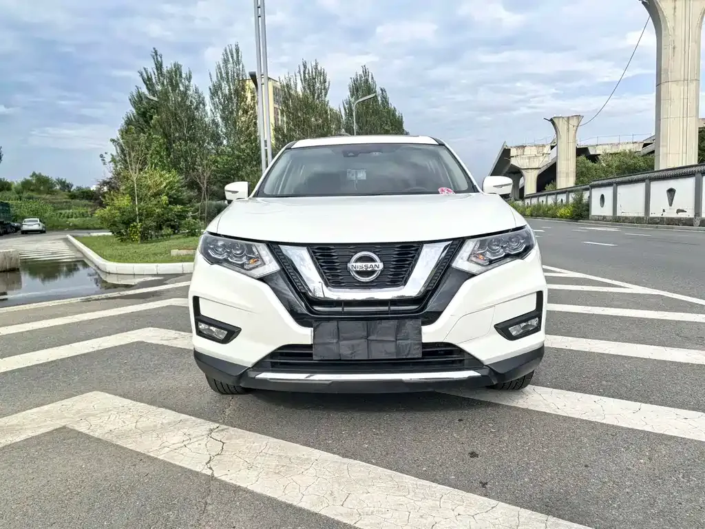 Nissan X-Trail — фото 7