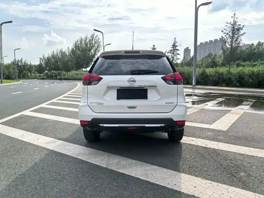 Nissan X-Trail — фото 10
