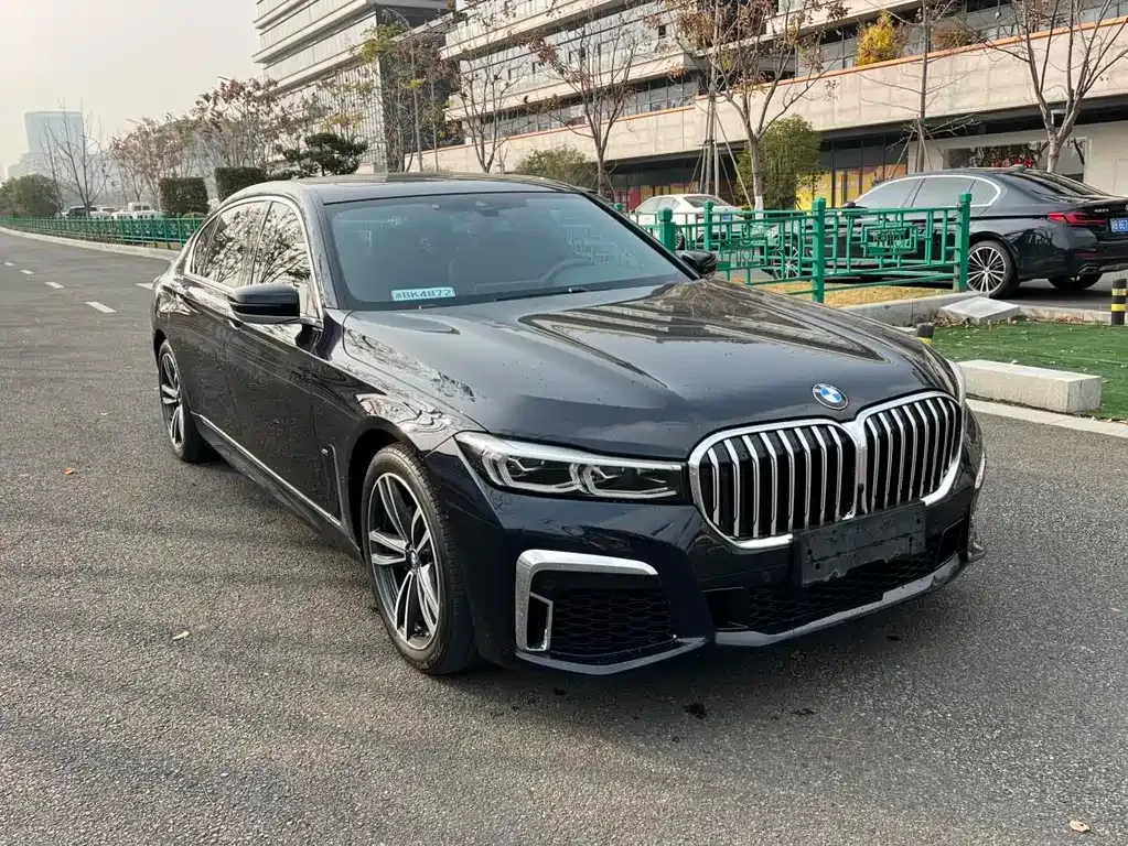 BMW 7 Series — фото 9