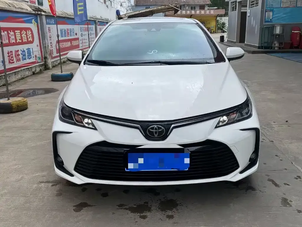 Toyota Corolla — фото 9