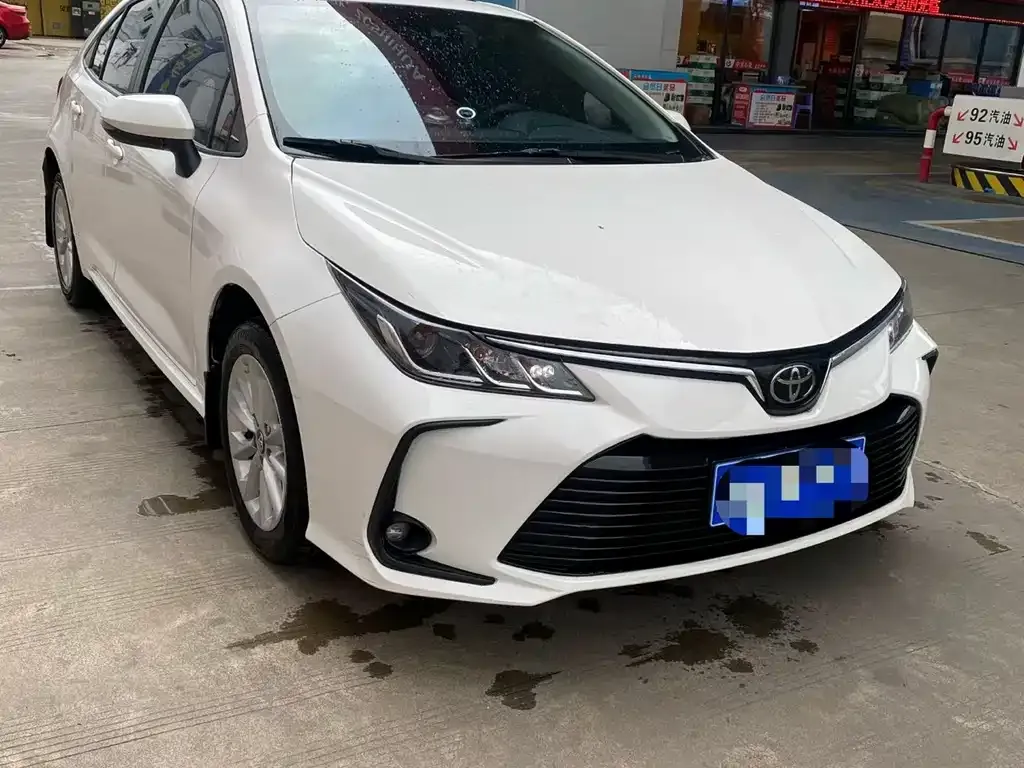 Toyota Corolla — фото 4
