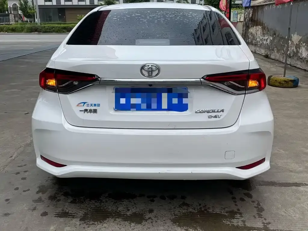 Toyota Corolla — фото 3