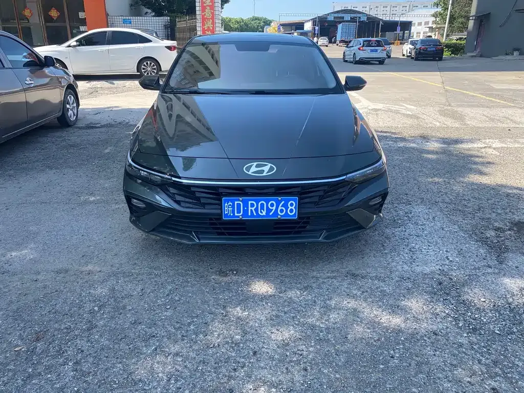 Hyundai Elantra — фото 7