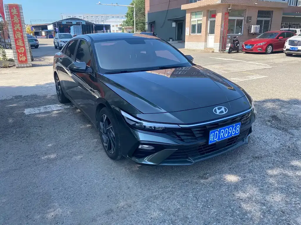 Hyundai Elantra — фото 8
