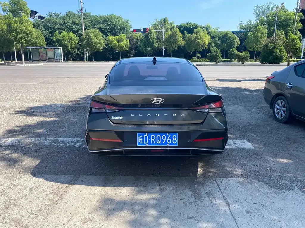 Hyundai Elantra — фото 6