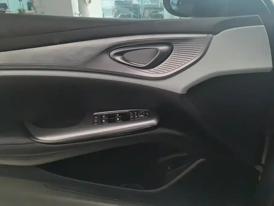 BYD Seal — фото 9