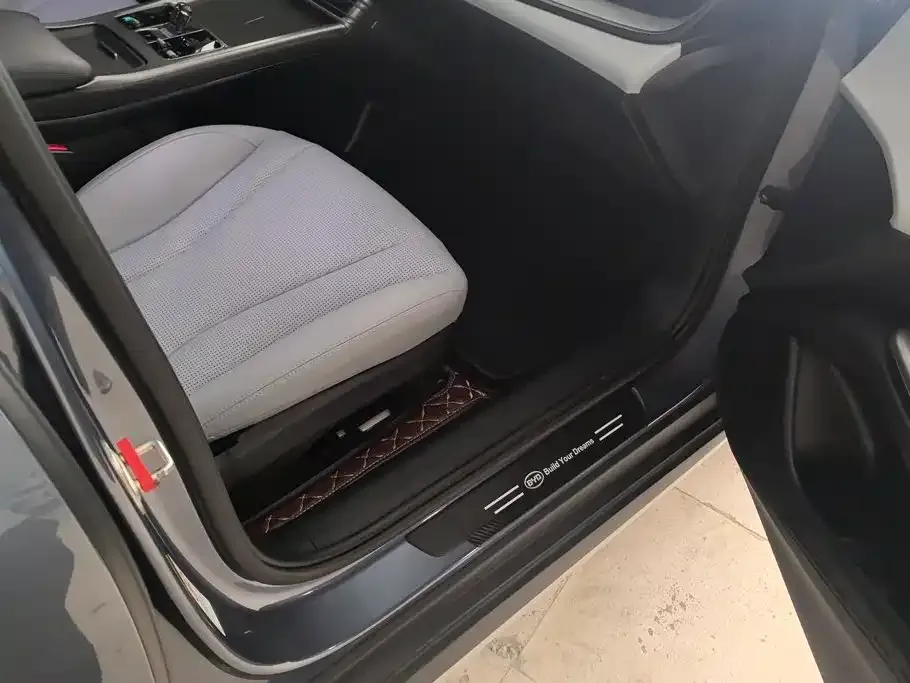 BYD Seal — фото 3