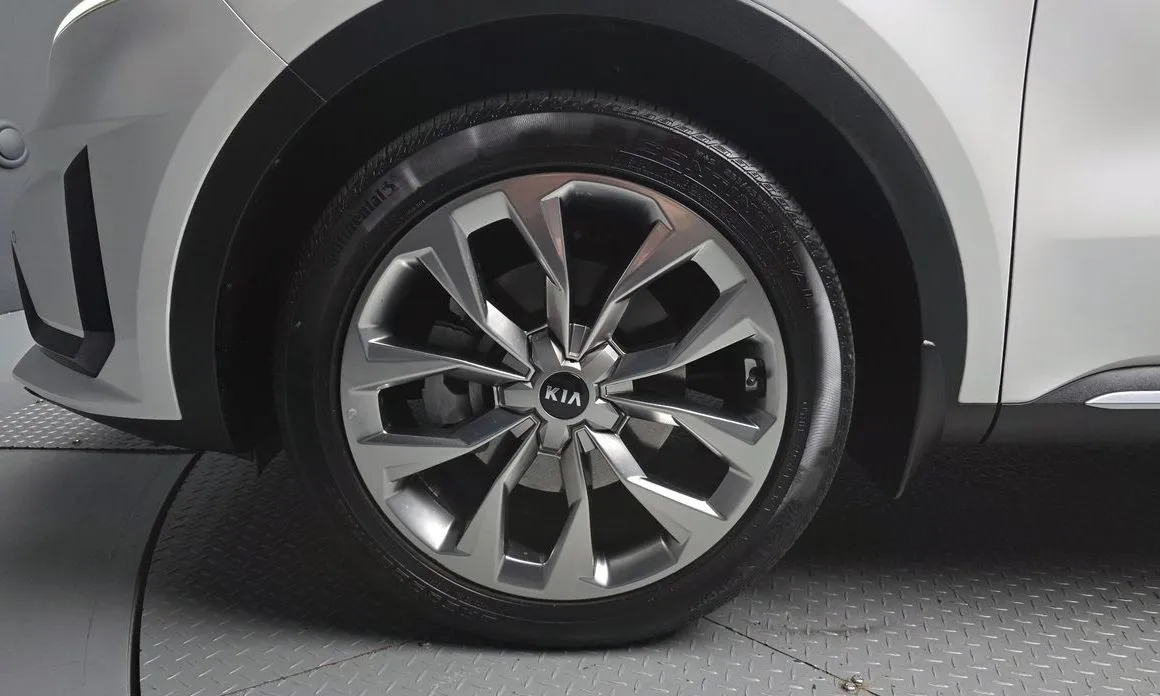 Kia Sorento — фото 9