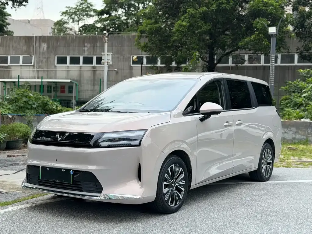 Wuling Starlight 730 New Energy