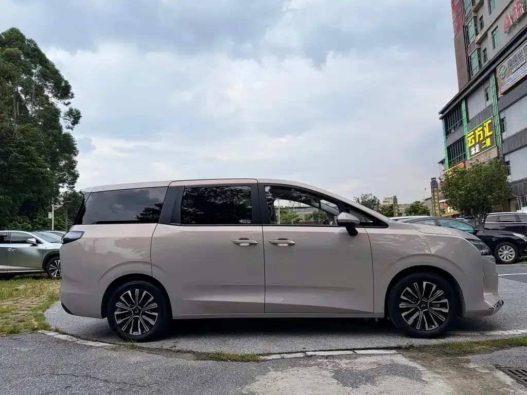 Wuling Starlight 730 New Energy 2025 из CN, фото 6