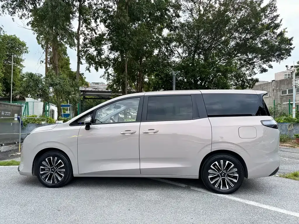 Wuling Starlight 730 New Energy 2025 из CN, фото 10