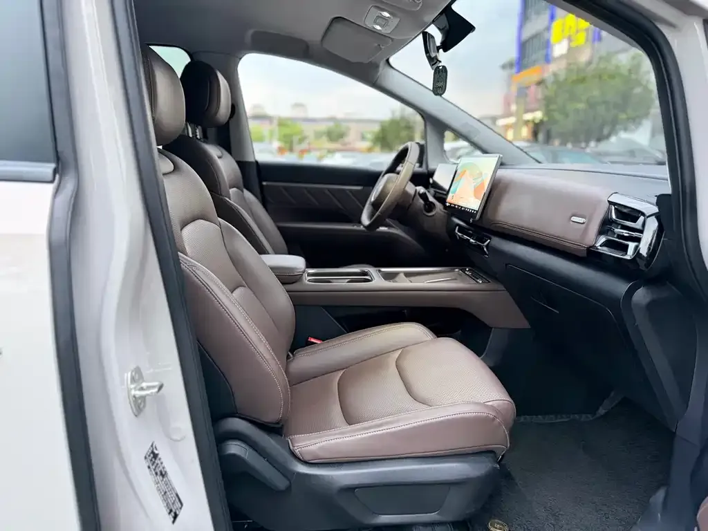Wuling Starlight 730 New Energy 2025 из CN, фото 5