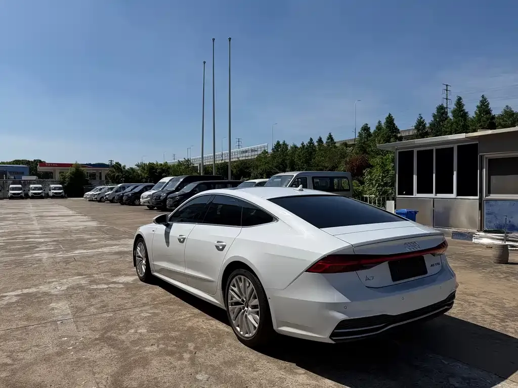 Audi A7 2022 из CN, фото 4