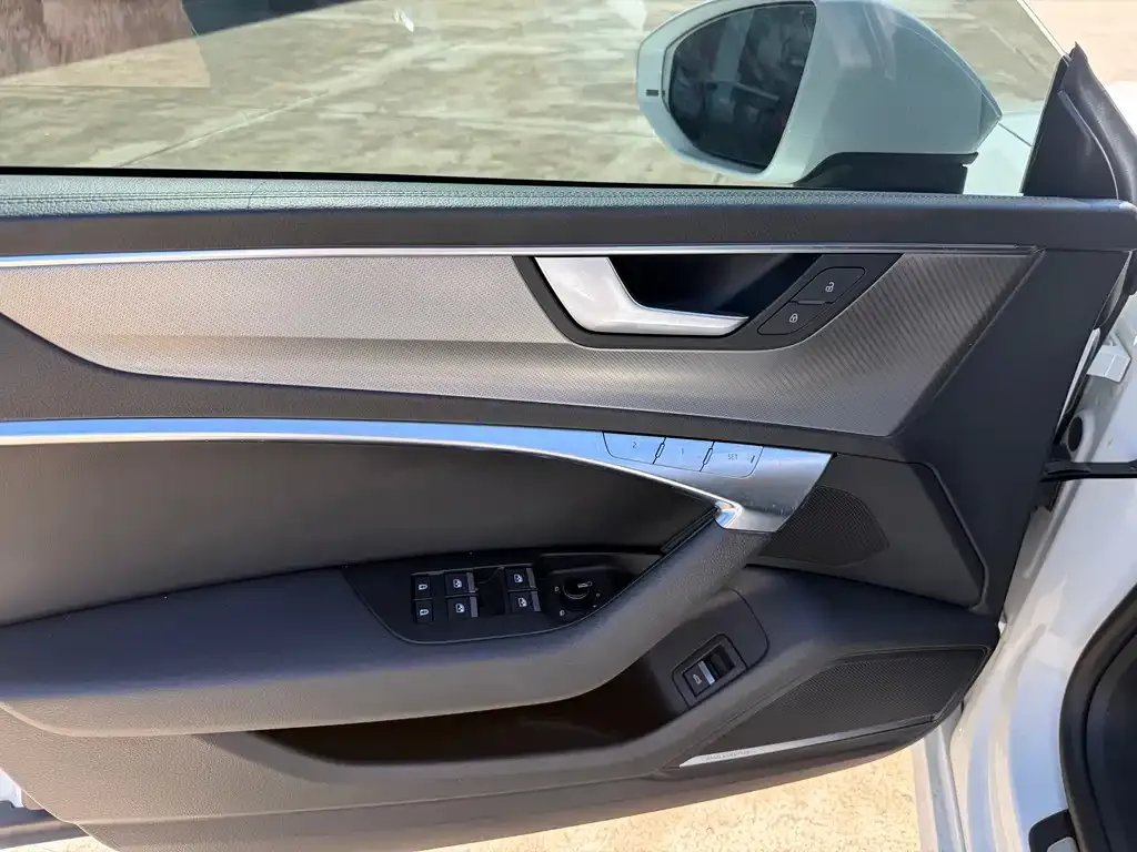 Audi A7 2022 из CN, фото 5