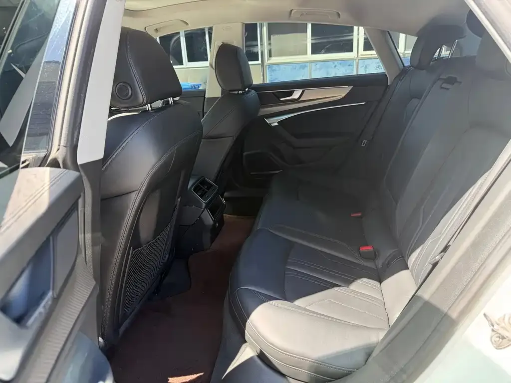 Audi A7 2022 из CN, фото 2