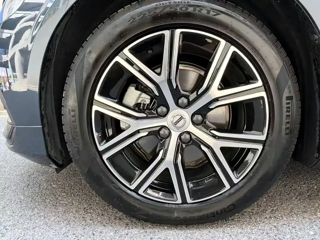 Volvo S60 — фото 10