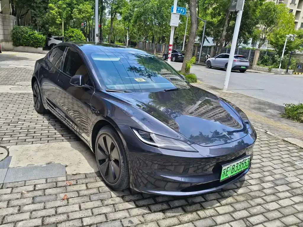 Tesla Model 3 — фото 4