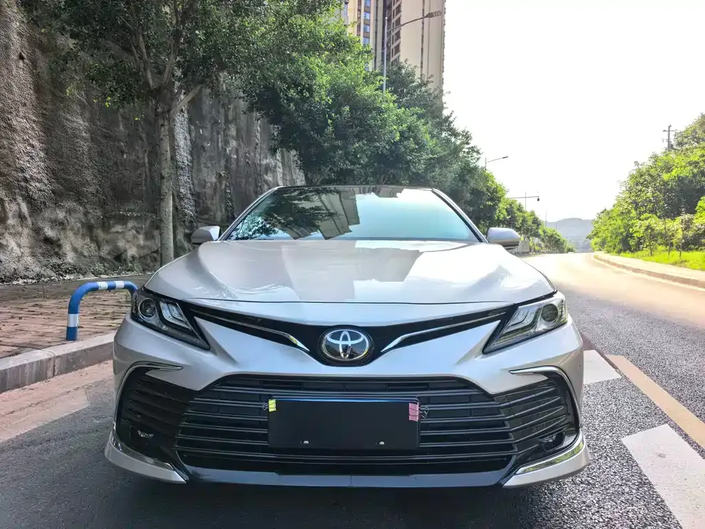 Toyota Camry — фото 4