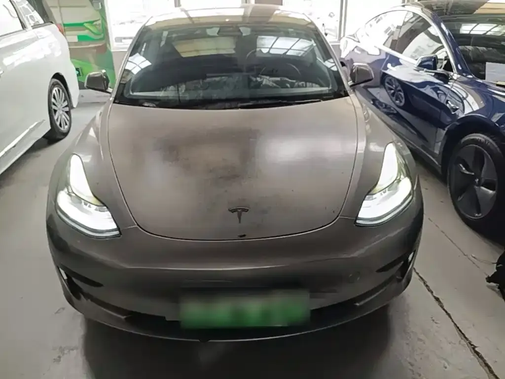 Tesla Model 3 — фото 10