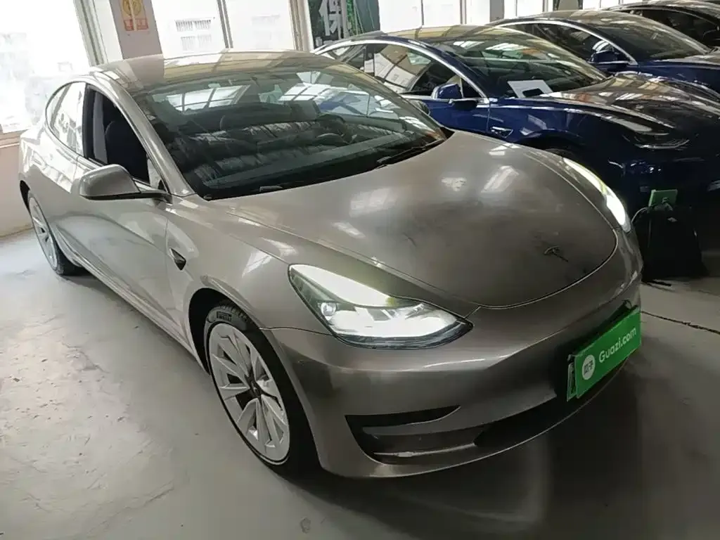 Tesla Model 3 — фото 9