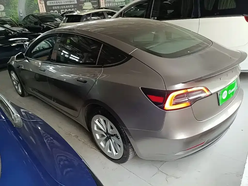 Tesla Model 3 — фото 7