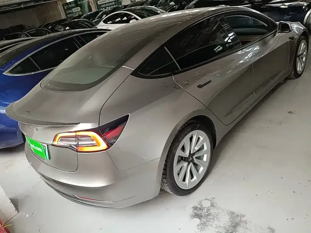 Tesla Model 3 — фото 6