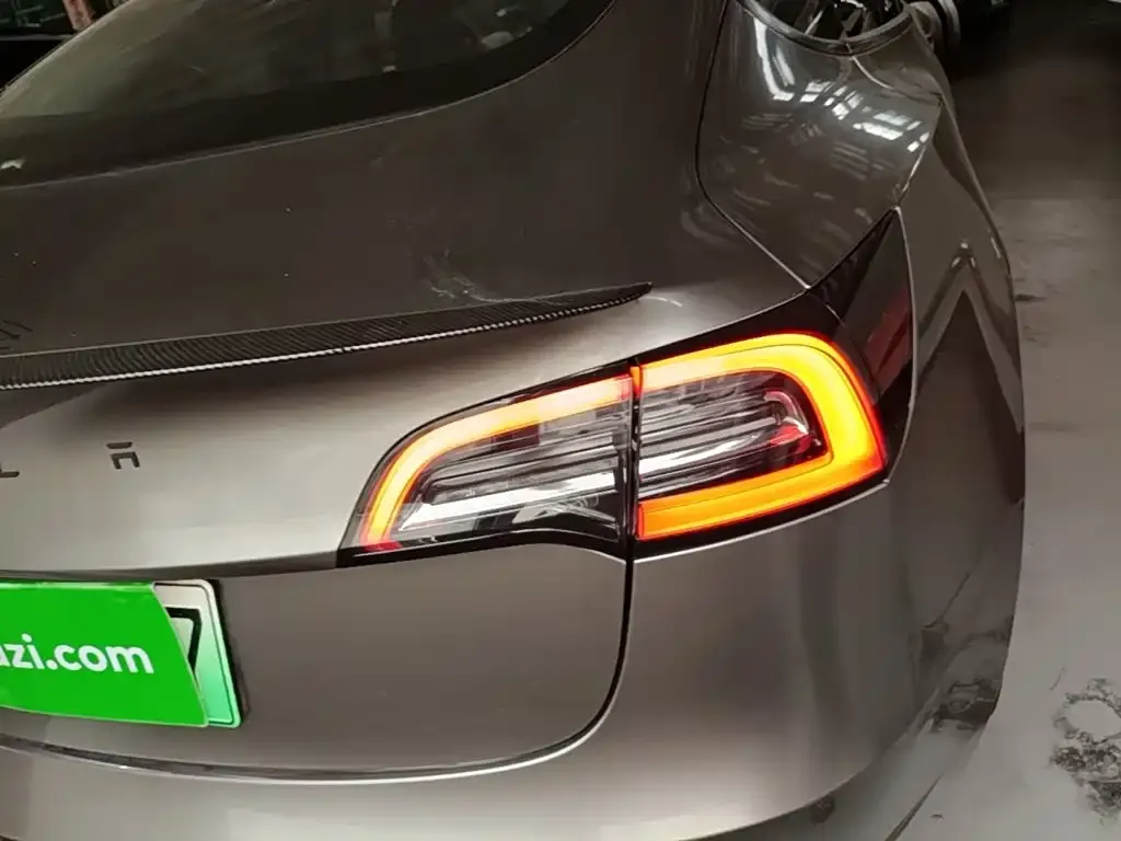 Tesla Model 3 — фото 2