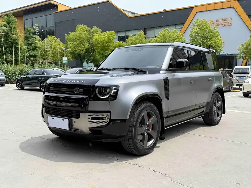 Land Rover Defender — фото 1