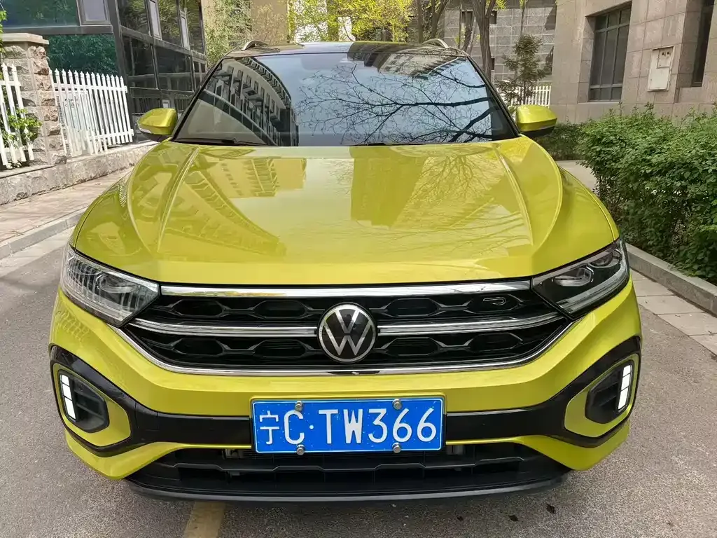 Volkswagen T-Roc — фото 6