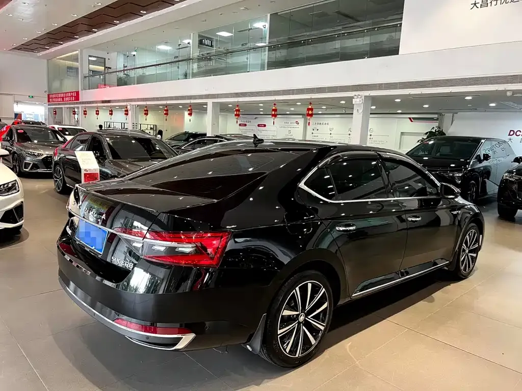 Skoda Superb — фото 4
