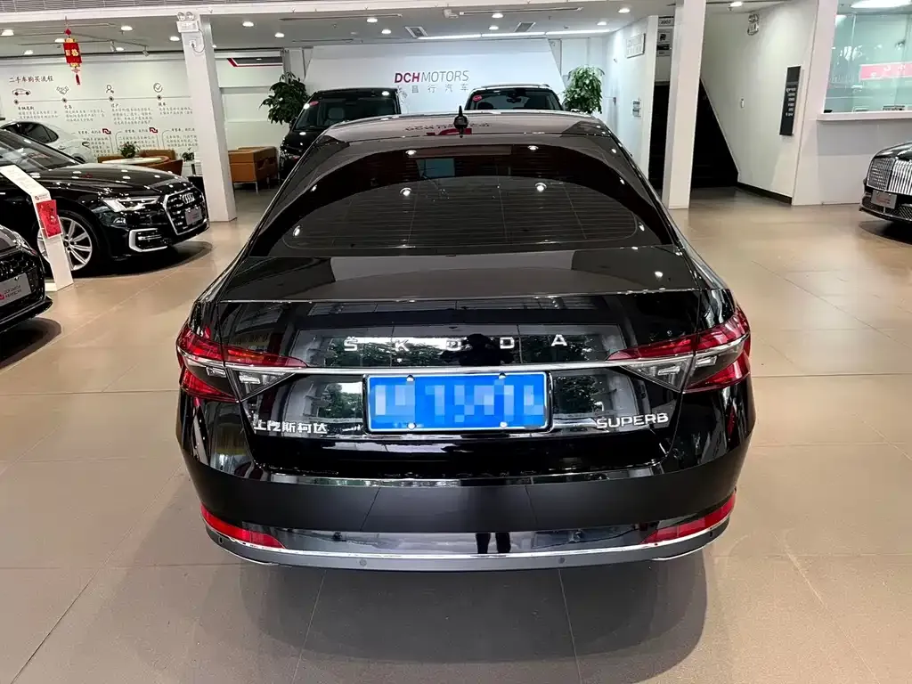 Skoda Superb — фото 7