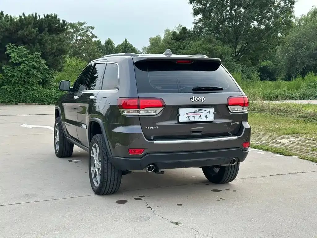 Jeep Grand Cherokee (Import) — фото 10