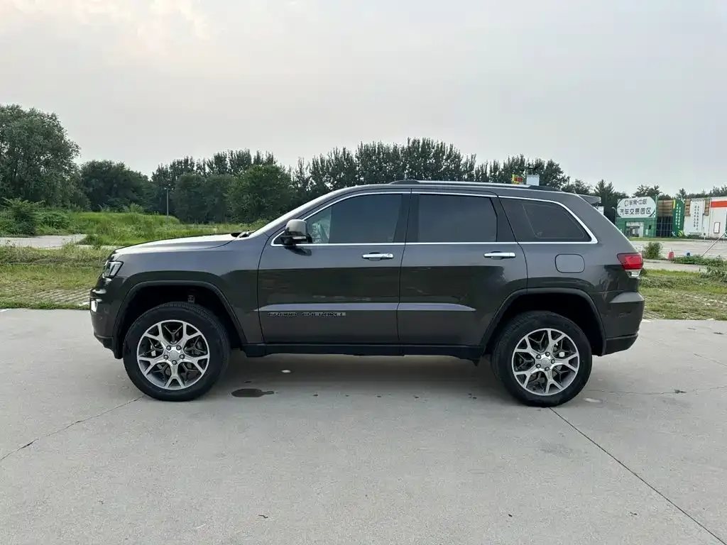 Jeep Grand Cherokee (Import) — фото 3