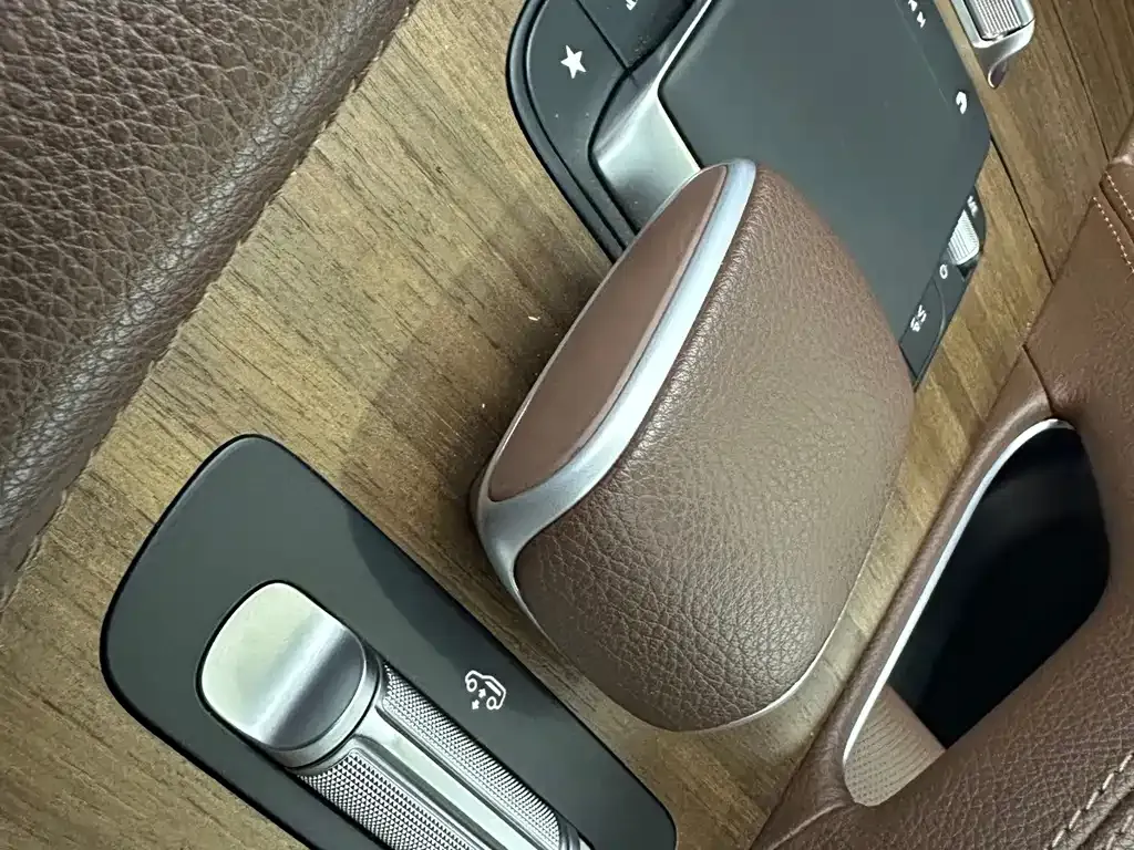 Mercedes-Benz GLS — фото 10