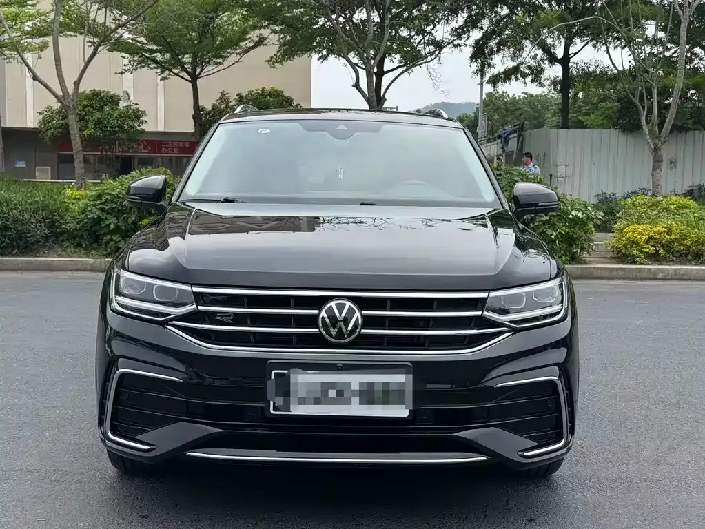Volkswagen Tiguan L — фото 6