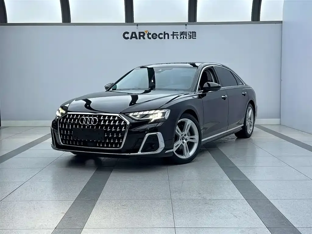 Audi A8 — фото 1