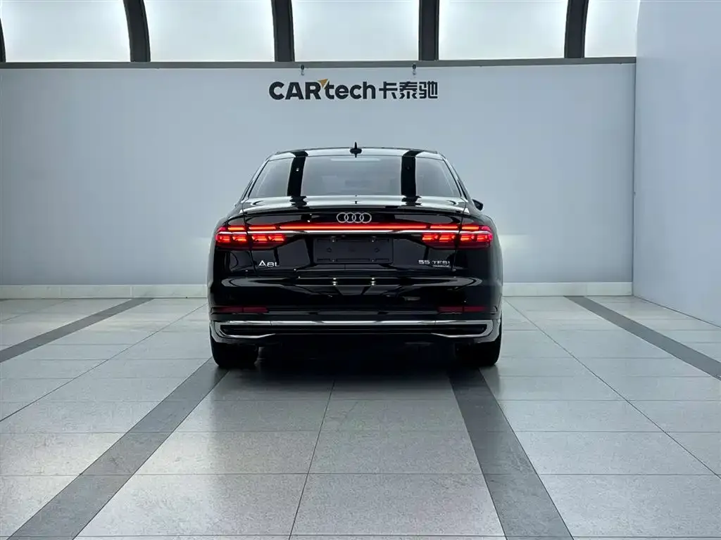 Audi A8 — фото 3