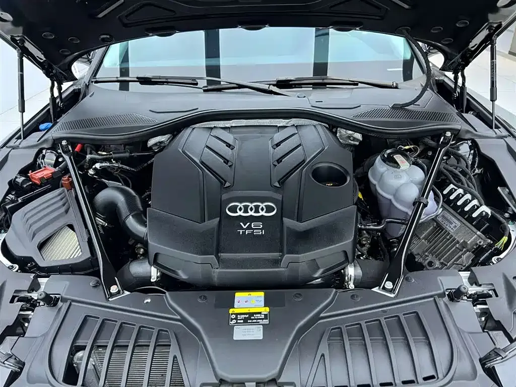 Audi A8 — фото 10