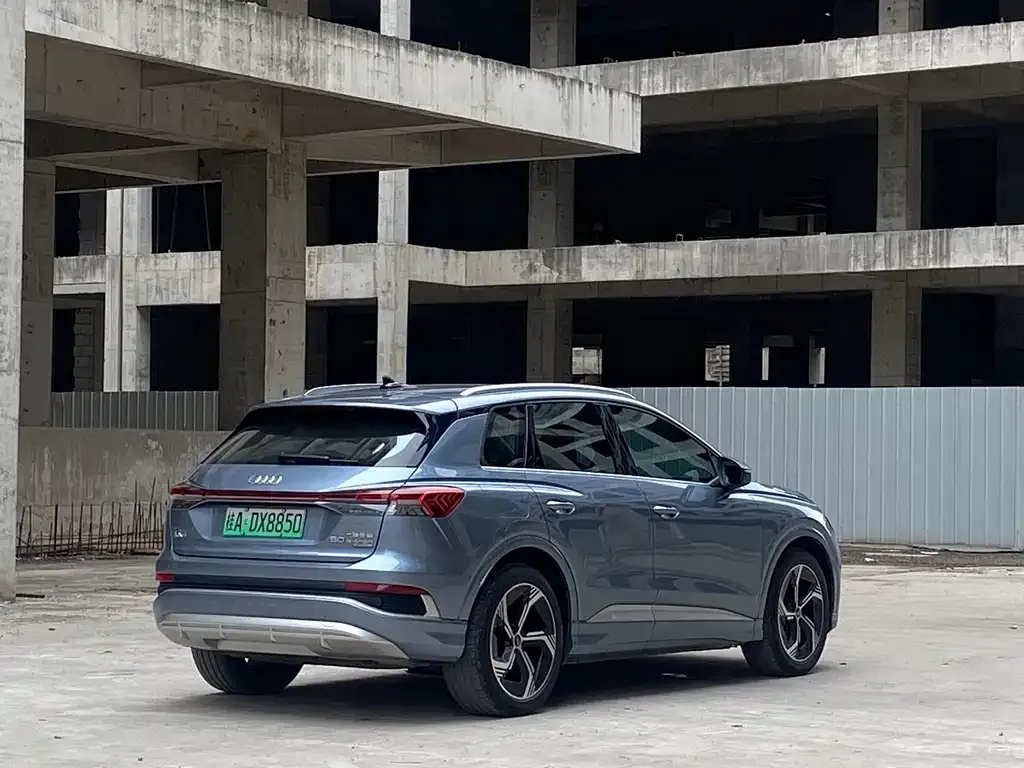 Audi Q4 e-tron — фото 8
