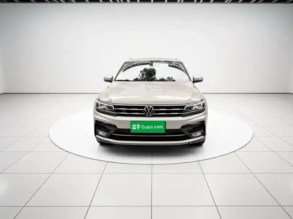 Volkswagen Tiguan L — фото 3