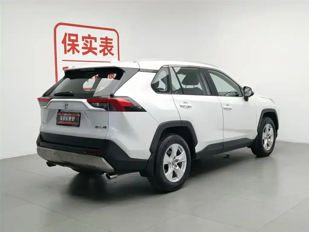 Toyota RAV4 2023 из CN, фото 8