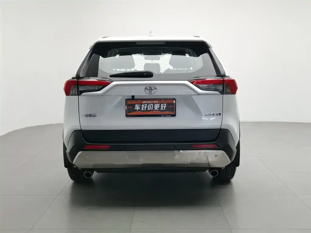 Toyota RAV4 2023 из CN, фото 2