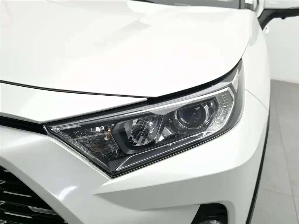 Toyota RAV4 2023 из CN, фото 5