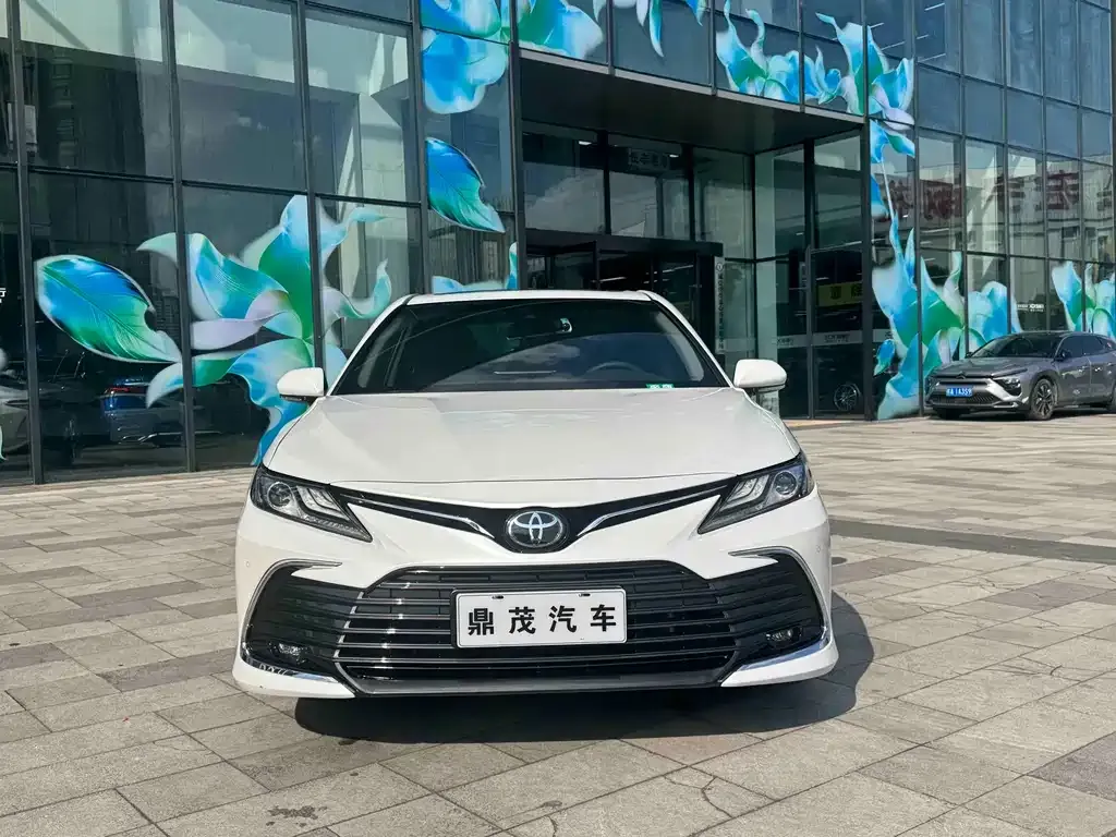 Toyota Camry — фото 9