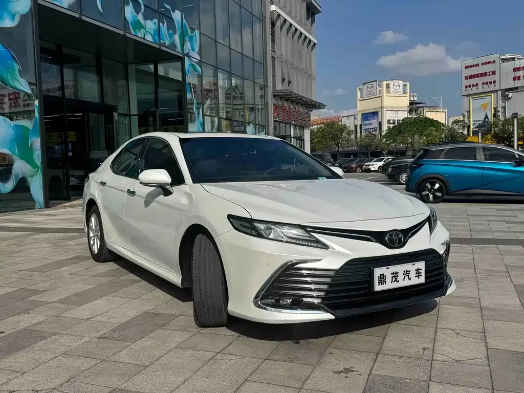 Toyota Camry — фото 6